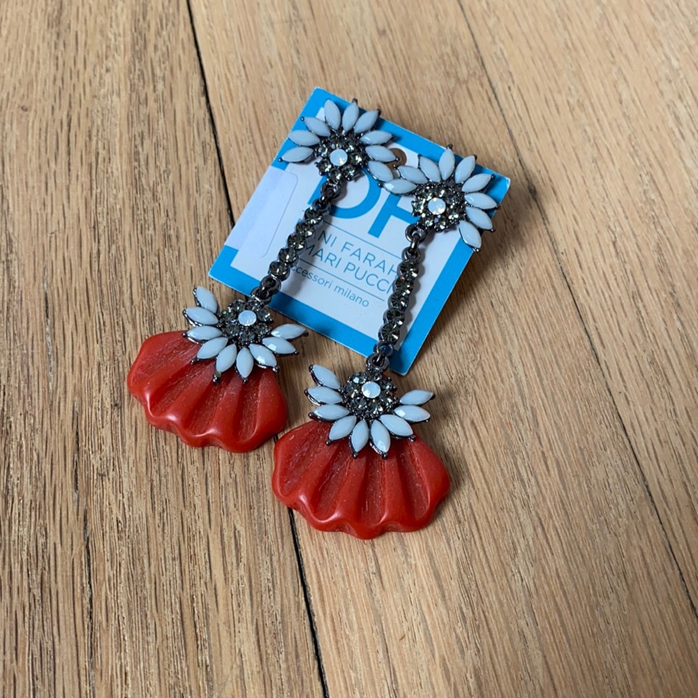 Acrylic earrings with sparkles